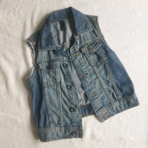 Benetton kids jean vest like new, size 110