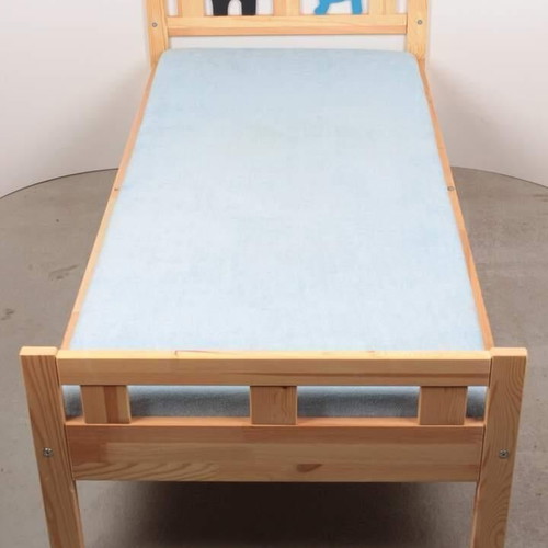 IKEA KRITTER children's bed used, includes slats