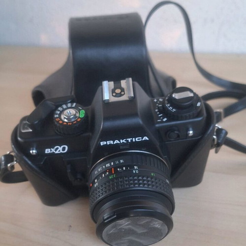 Praktica BX20 35MM camera with Prakticar 1:1.8 50mm lens like new