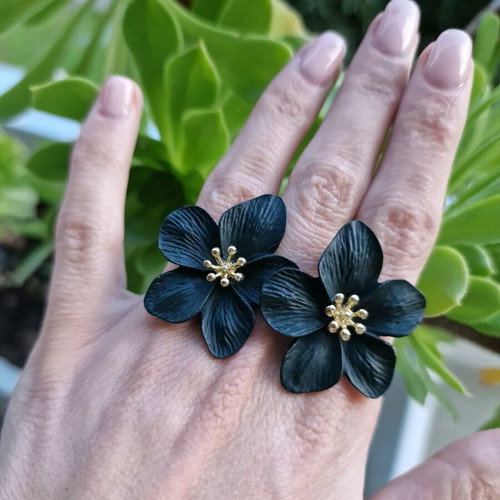 Fashion Flower earrings like new
