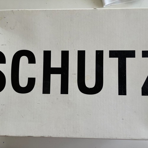 Schutz black leather pumps like new, size 38