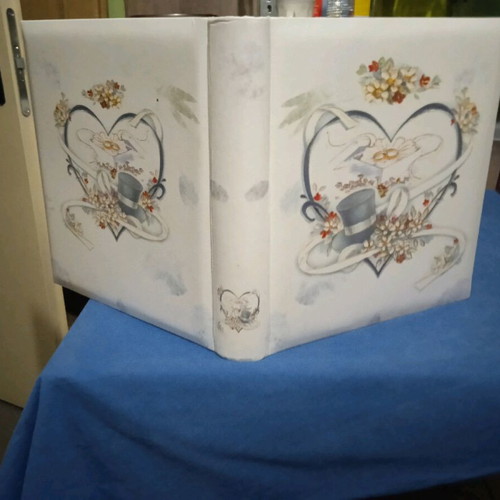 Wedding photo album like new, 33 pages, 30x33 cm