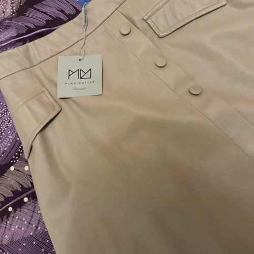 Mind Matter vegan leather skirt above the knee new, beige, size M