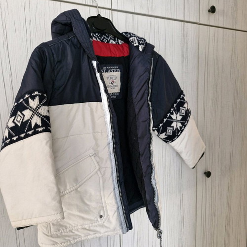 Lapin jacket for boy size 6 like new, hooded, white and blue