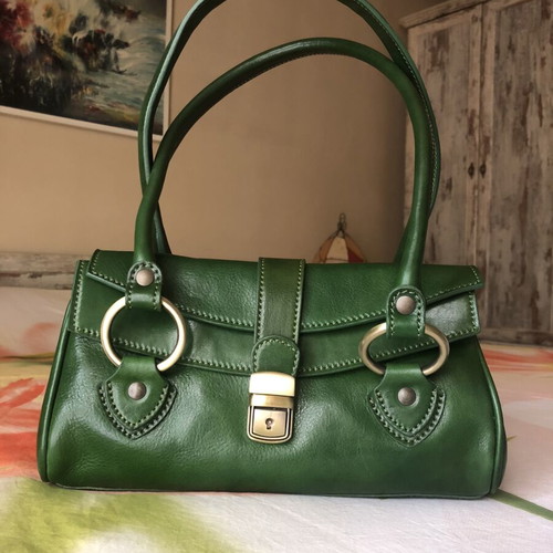 I Fratelli shoulder bag green leather like new with 2 compartments
