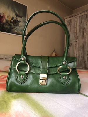 I Fratelli shoulder bag green leather like new with 2 compartments