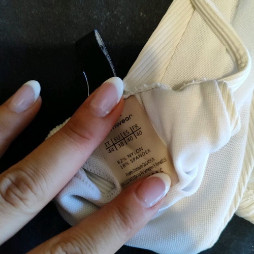 Top triangle bikini white rib used