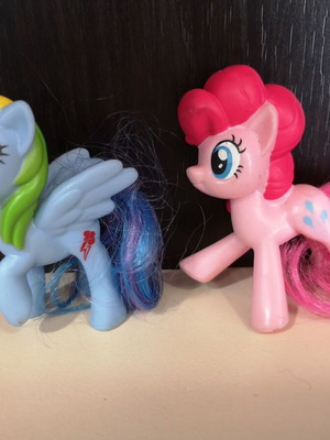 My Little Pony Hasbro figures like new, Pinkie Pie and Rainbow Dash