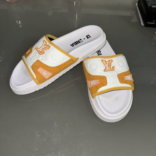 LV x NBA slippers like new, size 43, white and orange