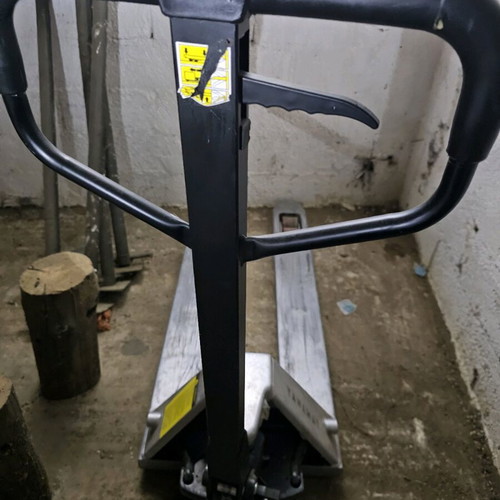Pallet truck like new, unused
