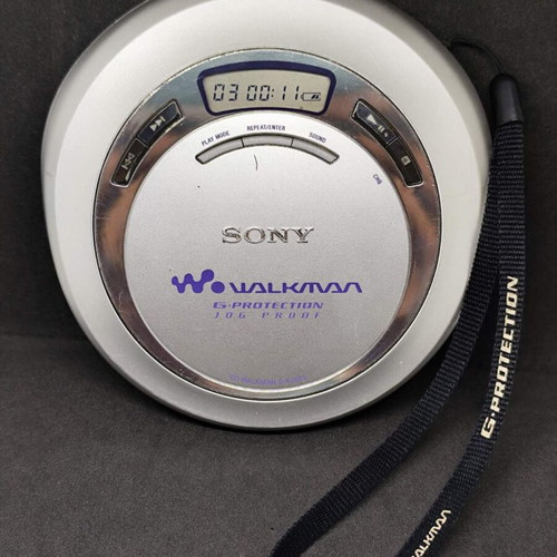 Sony Walkman D-EJ621 Portable CD Player like new with original strap