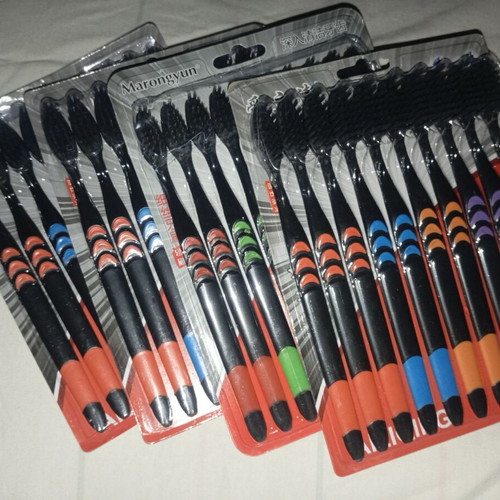 Toothbrushes new, pack of 40 pieces