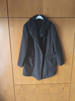 Women's coat like new, gray, Canda brand