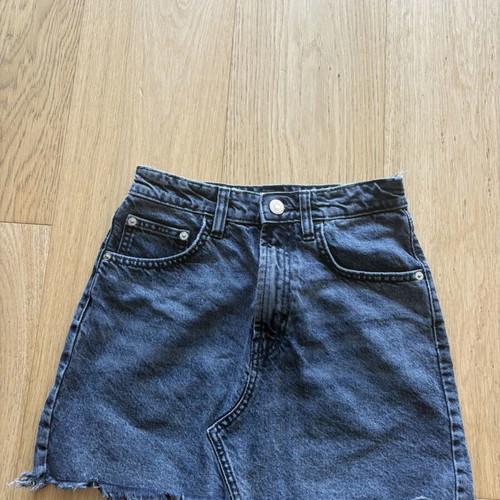 Denim skirt Stradivarius gray size XS like new, length 35cm