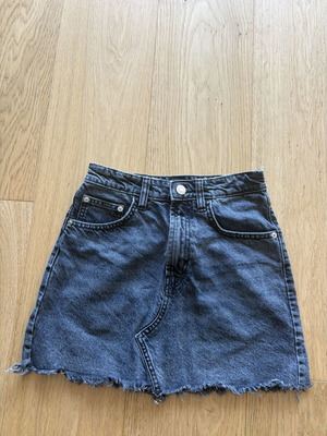 Denim skirt Stradivarius gray size XS like new, length 35cm