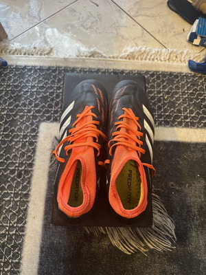 Adidas Predator ποδοσφαιρικά παπούτσια μέγεθος 46 1/3 σαν καινούργια μαύρο πορτοκαλί