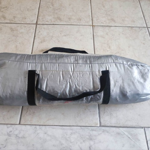 Terra 2-person tent like new with peg set