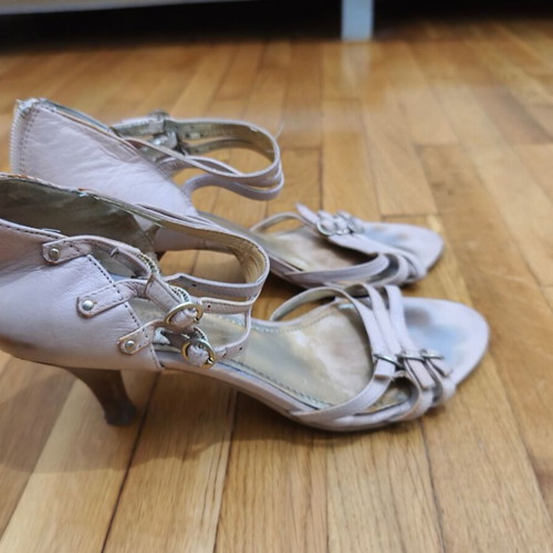 Nine West women's pumps used, size 40, beige