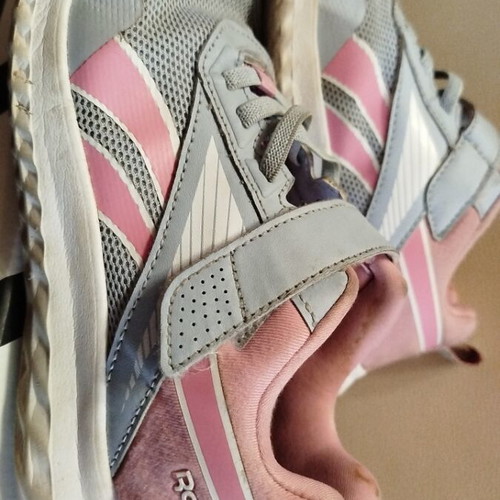 Reebok athletic shoes No 34 used, blue and pink
