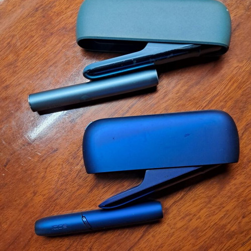 IQOS 1 and 2 electronic cigarette devices