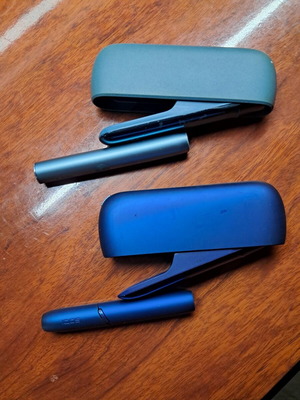 IQOS 1 and 2 electronic cigarette devices