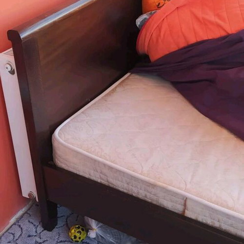 Semi-double bed like new with Media mattress, solid wood 1.20x2.20