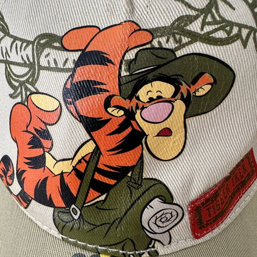 Disney hat 46 cm like new