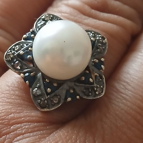 Ring with 14K gold base and 925 silver, diamonds, sapphires, large pearl, like new, 17 mm