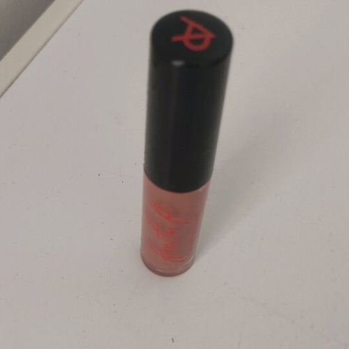 Makeup set new with blush, lipstick, lip gloss, eyeliner, Tommy G pencils