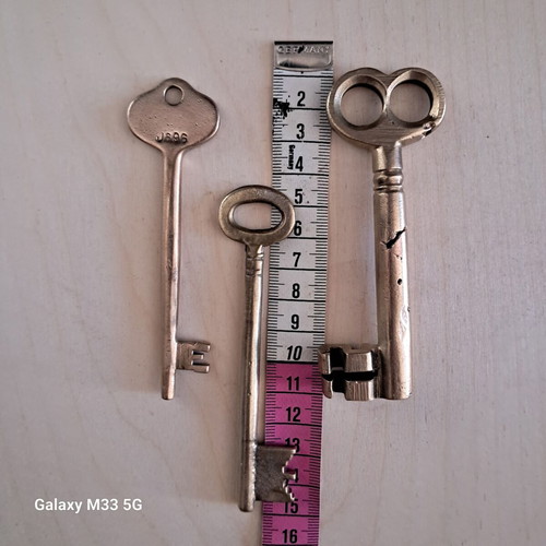 Brass keys used, set of 3, vintage bank drawer locks