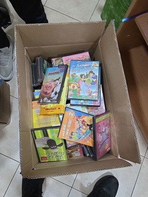 Box of children's CDs unused, like new