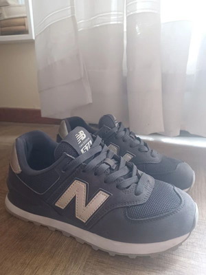 New Balance 574 shoes like new, size 37