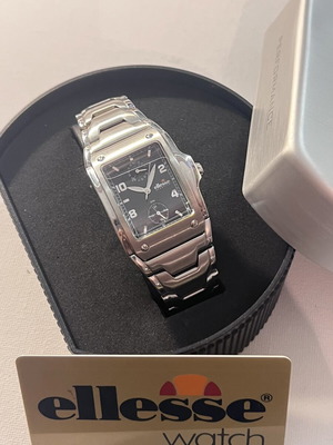 Ellesse Date 34mm Stainless Steel Watch used, black