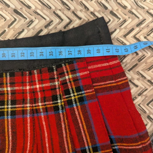 Iraklis Pantsios skirt like new, size L, black and red