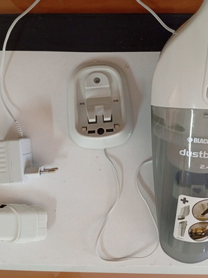 Black&Decker Dustbuster handheld vacuum like new