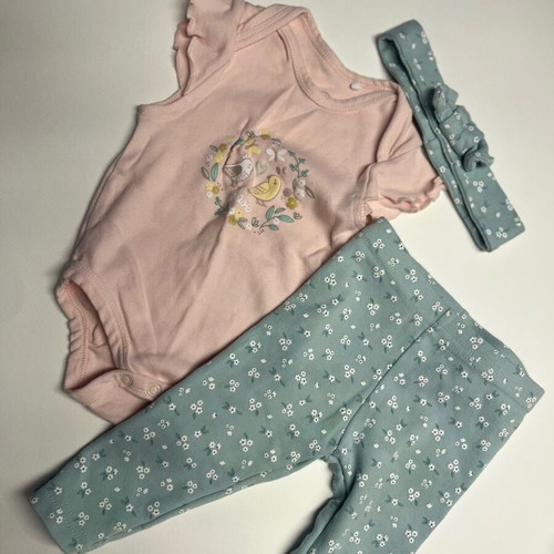 Baby girl clothing set 3-6 months like new
