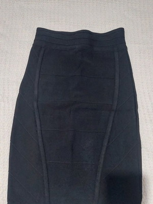 Skirt used s-xs, black with back zipper