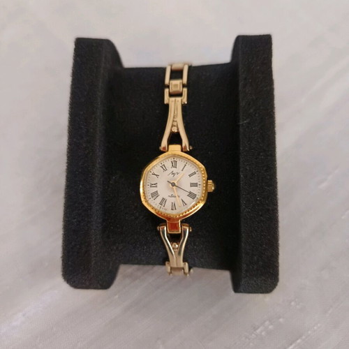 Vintage women's watch like new, quartz, 22 mm diameter