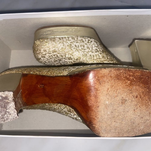 Wedding shoes size 35 like new, beige and gold pumps