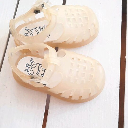 Zara Beach shoes like new, plastic elastic unisex size 18, 1 year old