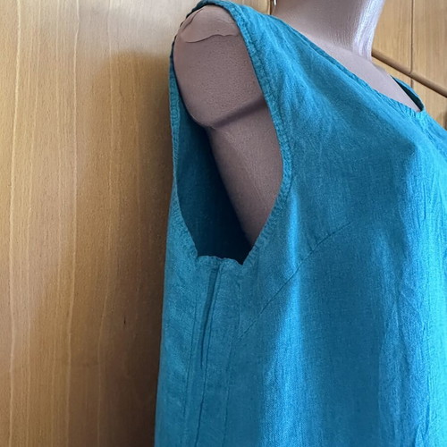 Linen dress 100% used, breathable with adjustable belt, size large