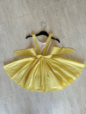 Yellow dress with back tie, like new, age 3