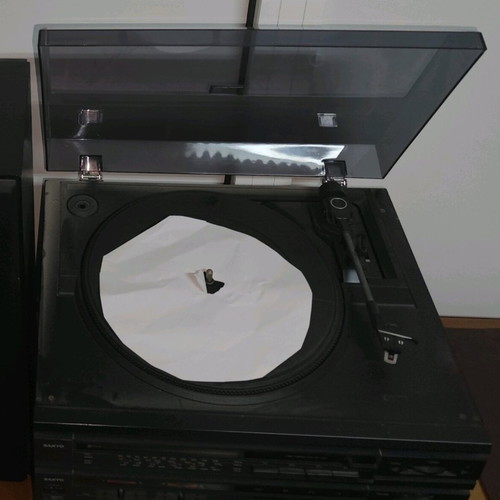 Sanyo stereo system used with original speakers