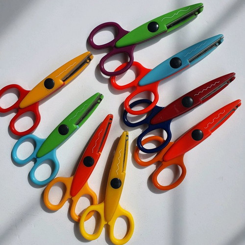 Scissors that cut in different patterns, suitable for children