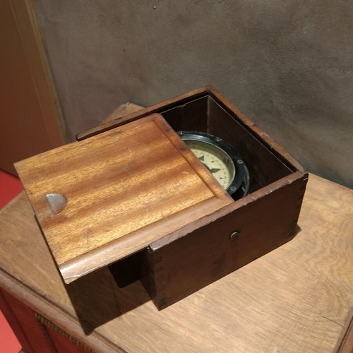 Gyroscopic nautical compass used CH. Bianchetti in wooden case
