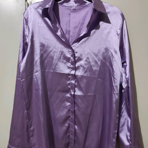 Satin shirt in lilac color XS like new
