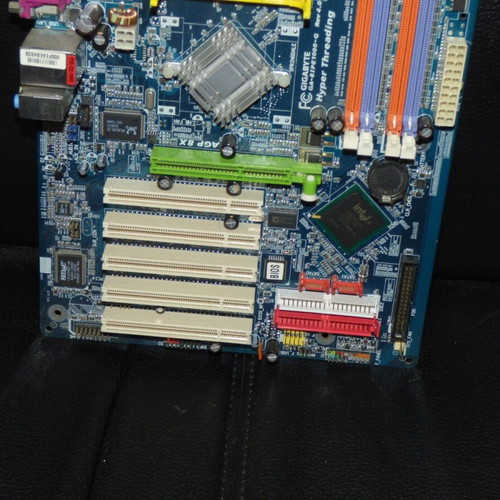 Motherboard Gigabyte GA-8IPE1000-G used