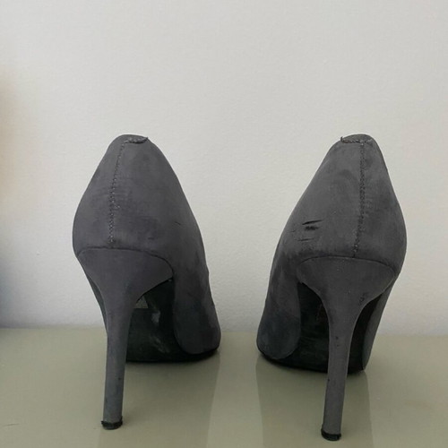 BSB suede pumps size 40 like new, grey with 9 cm heel