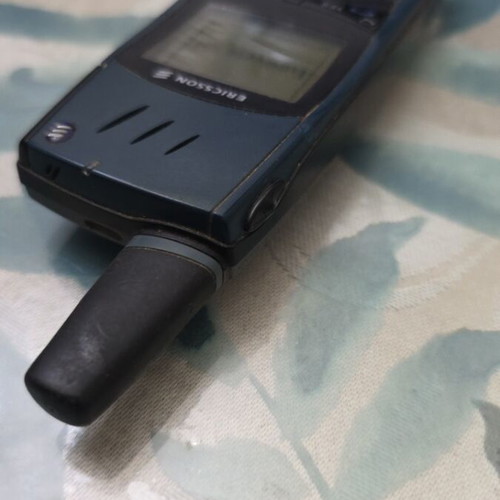 Ericsson R320s mobile phone, blue