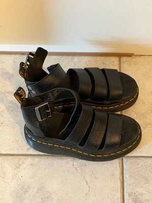 Dr. Martens sandals size 37 like new, black